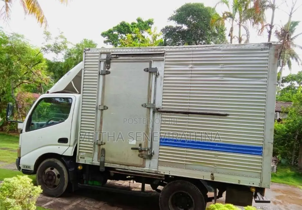 Toyota Dyna 2006 Lorry (Used)