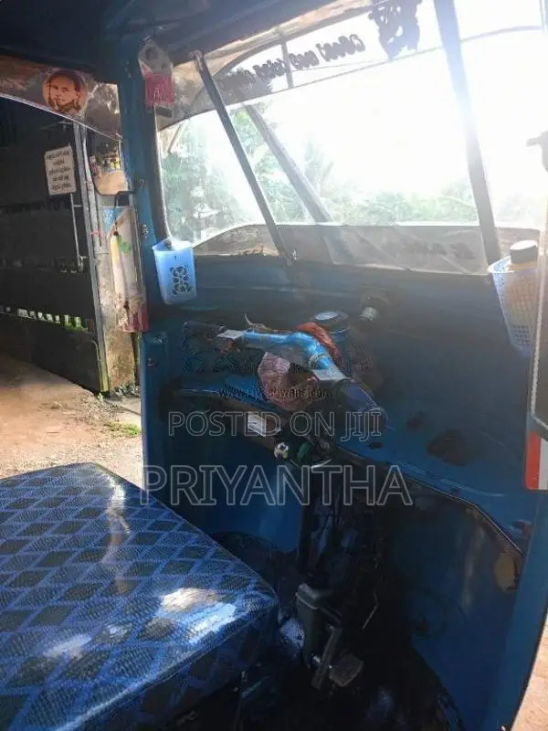 Bajaj RE 2 Stroke 2005 Three Wheel (Used)