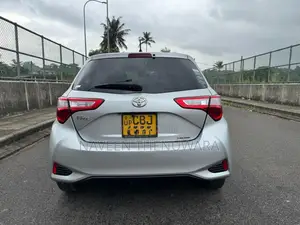 Toyota Vitz 2017 Car (Used)