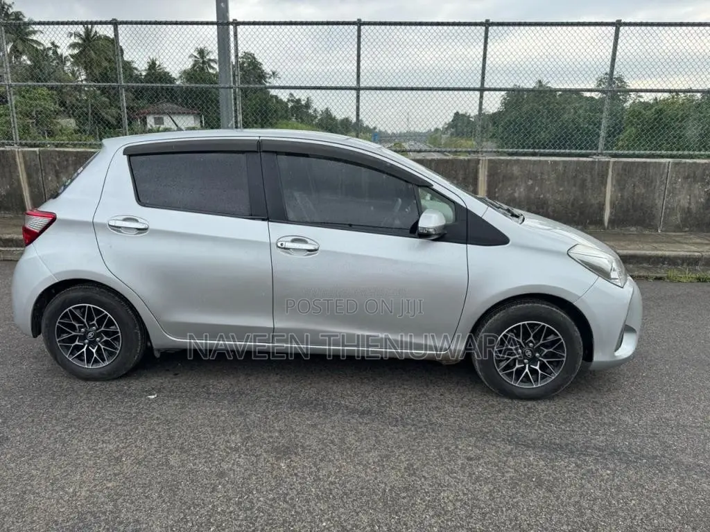 Toyota Vitz 2017 Car (Used)