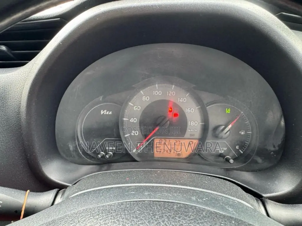 Toyota Vitz 2017 Car (Used)