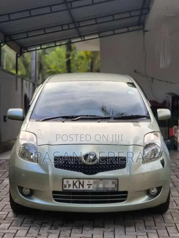 Toyota Vitz 2007 Car (Used)