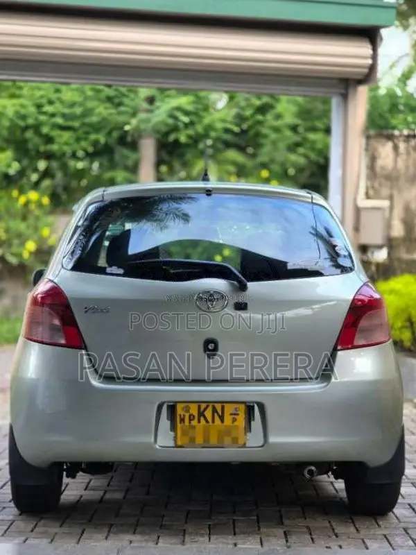 Toyota Vitz 2007 Car (Used)