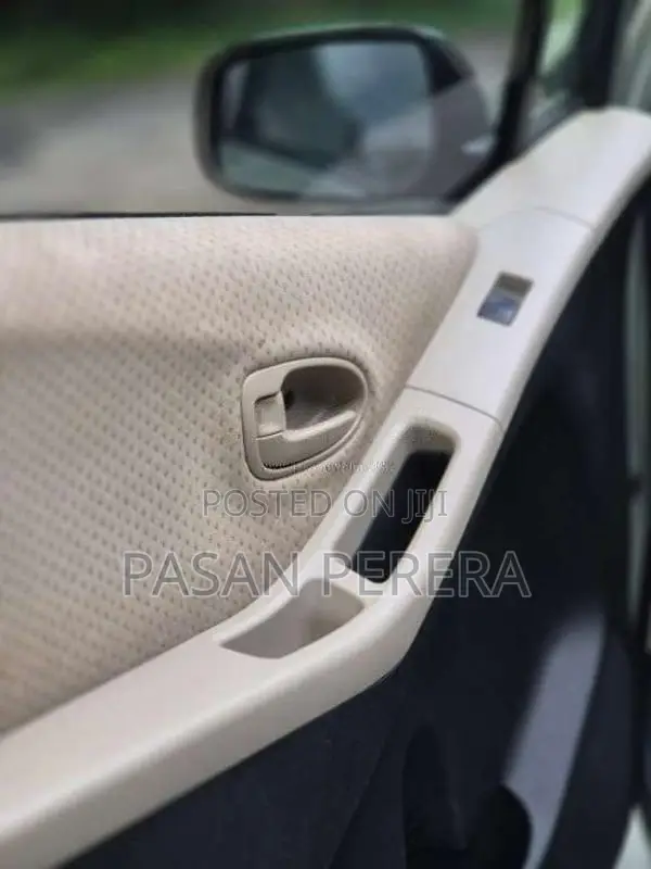 Toyota Vitz 2007 Car (Used)