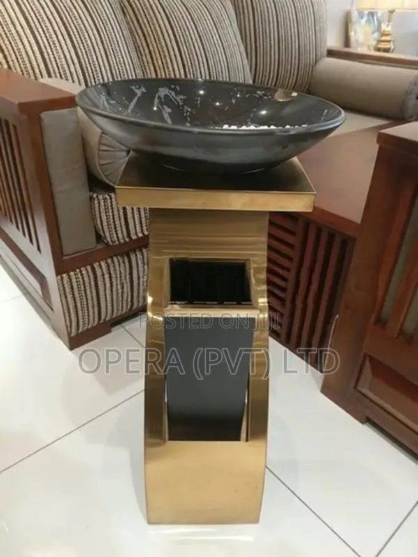 Lobby-Side Dustbin