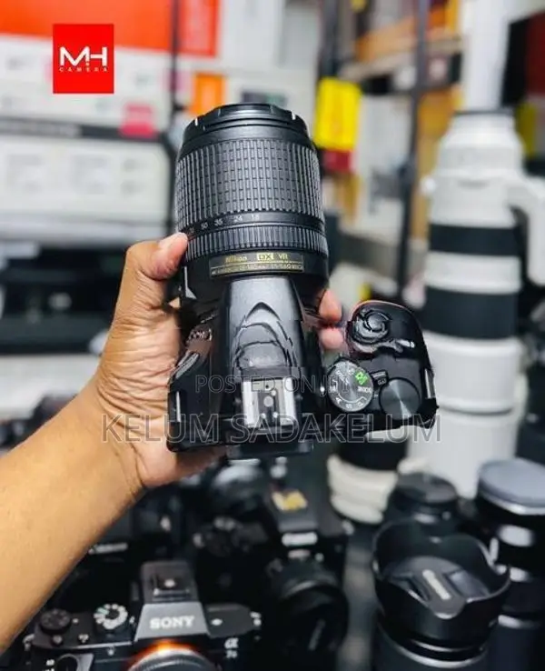 Nikon D5600 24.3 MP DSLR Camera Full Set Box