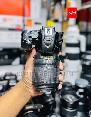 Nikon D5600 24.3 MP DSLR Camera Full Set Box