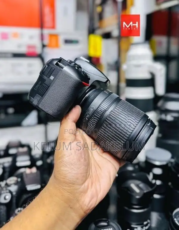 Nikon D5600 24.3 MP DSLR Camera Full Set Box