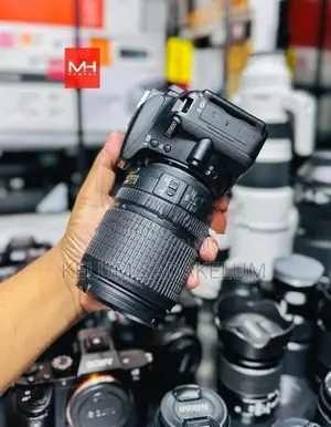 Nikon D5600 24.3 MP DSLR Camera Full Set Box