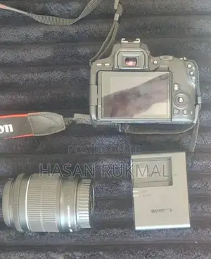 Canon EOS 200D Dslr