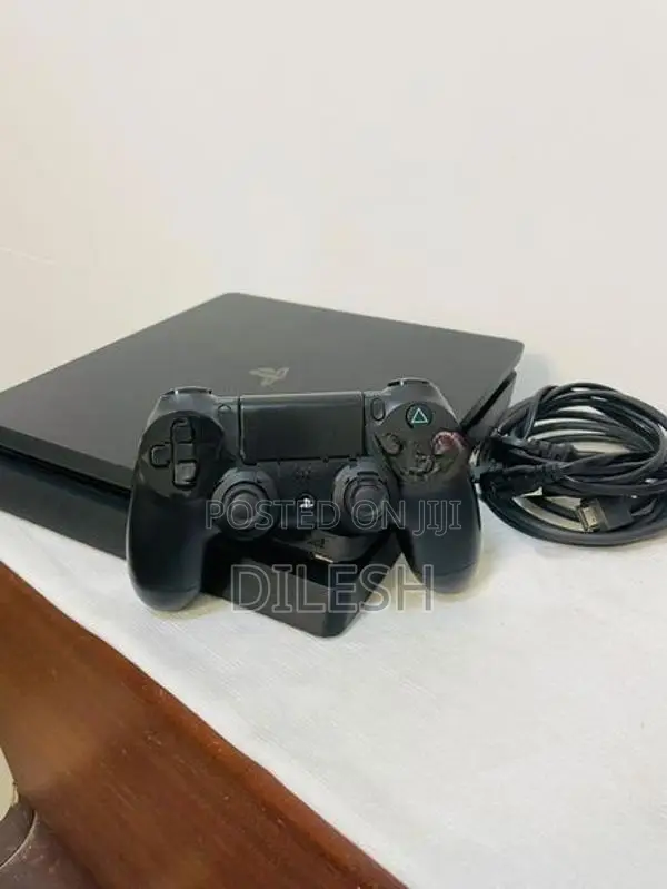 SONY PS4 Slim