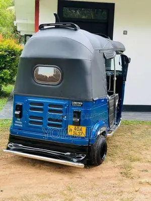 Bajaj RE 205 2015 Three Wheel (Used)