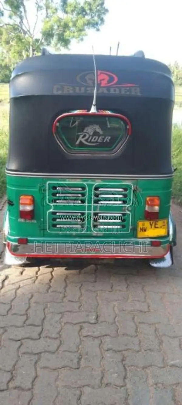 Bajaj RE 205 2011 Three Wheel (Used)