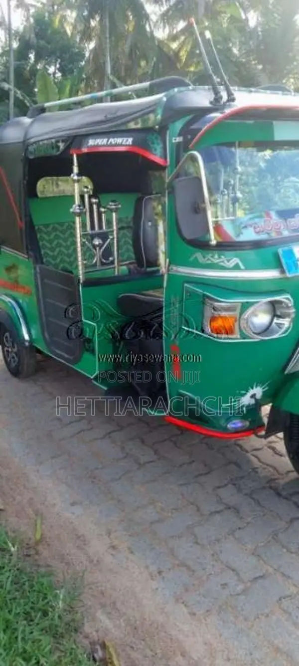 Bajaj RE 205 2011 Three Wheel (Used)