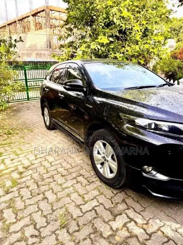 Toyota Harrier 2015 SUV (Used)