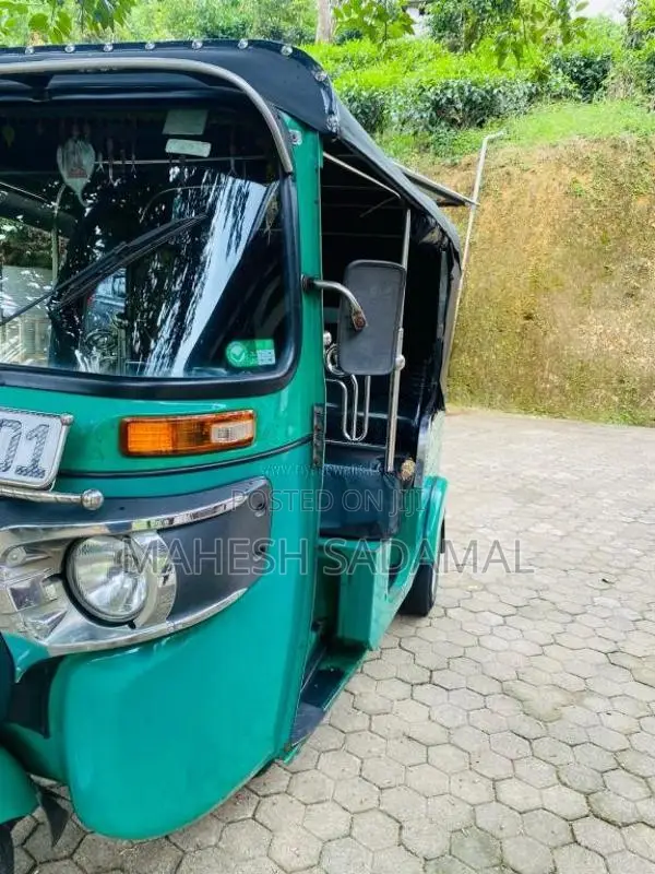 Bajaj 4 stroke 2015 Three Wheel (Used)