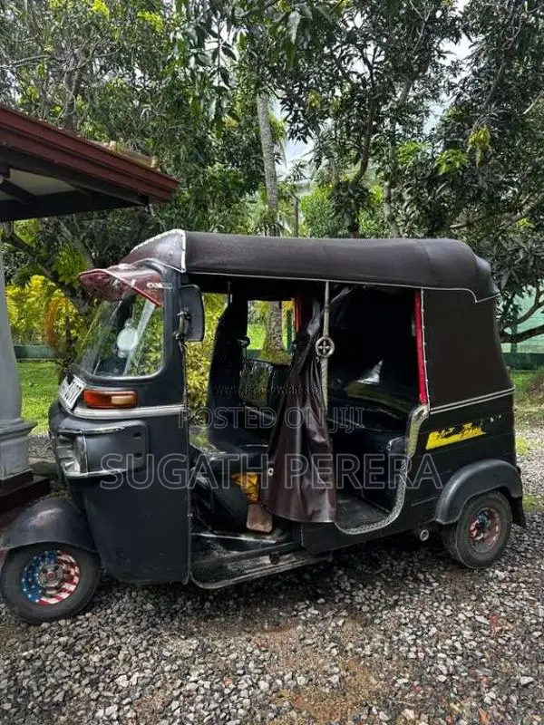 Bajaj 4 Stroke 2014 Three Wheel (Used)