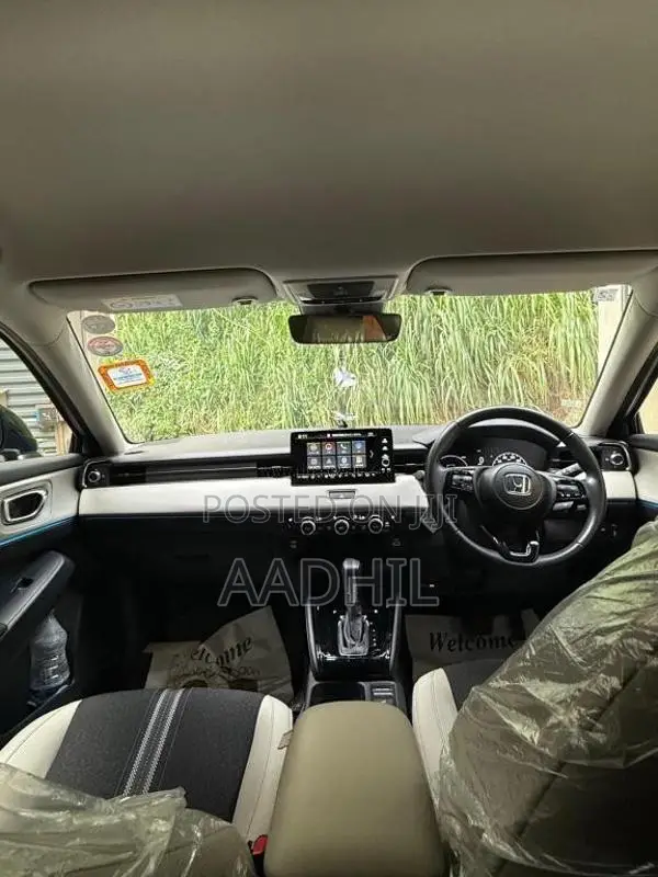 Honda Vezel Z Play 2024 SUV (Used)