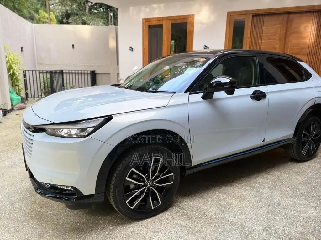 Honda Vezel Z Play 2024 SUV (Used)
