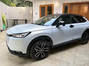 Honda Vezel Z Play 2024 SUV (Used)
