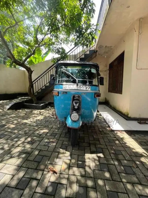 Bajaj 4 Stroke 2007 Three Wheel (Used)
