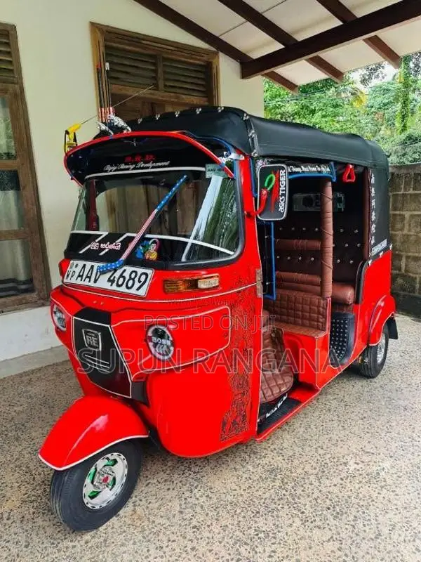 Bajaj RE 205 2014 Three Wheel (Used)