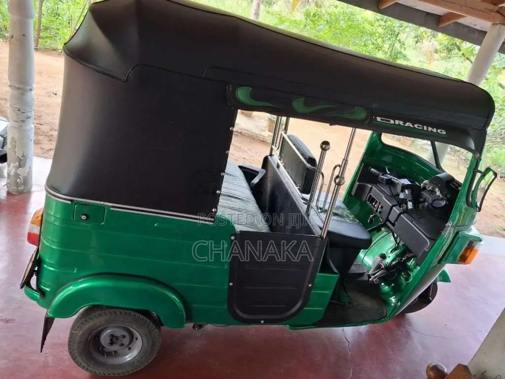 Bajaj RE 2 Stroke 2004 Three Wheel (Used)