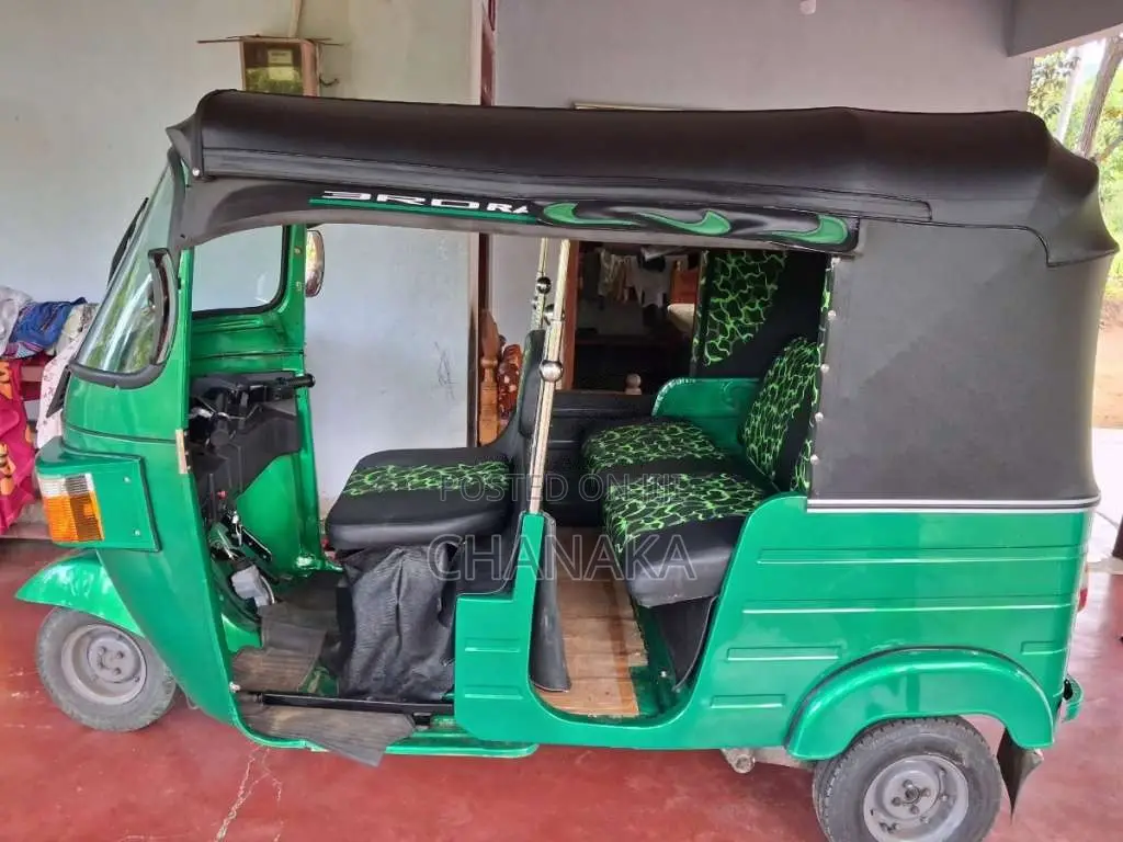 Bajaj RE 2 Stroke 2004 Three Wheel (Used)