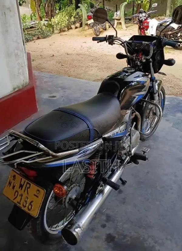 Bajaj CT-100 2011 Motorbike (Used)