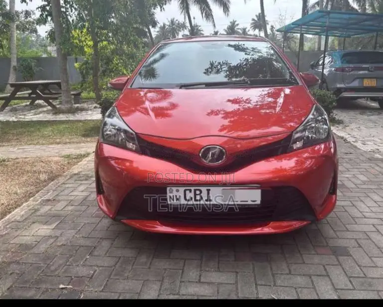 Toyota VITZ 2016 Car (Used)