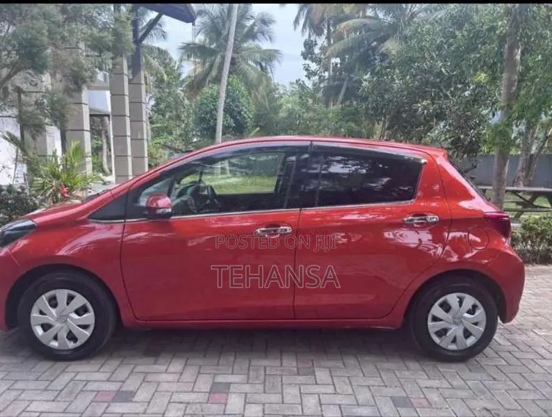 Toyota VITZ 2016 Car (Used)