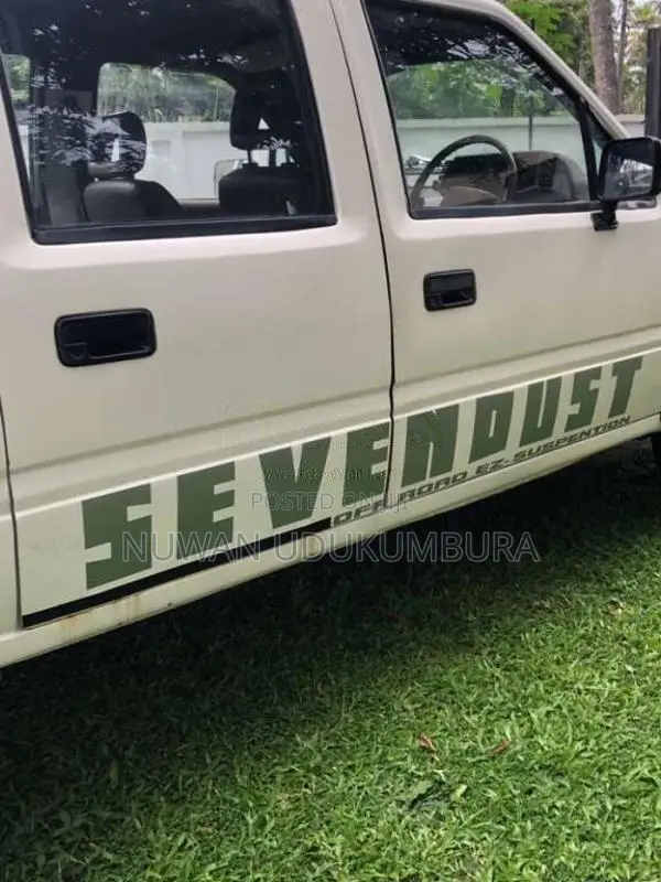 Isuzu Double Cab 1982 Pickup (Used)