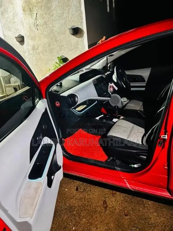 Toyota Aqua 2013 Car (Used)