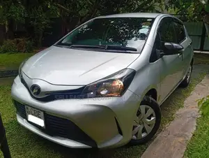 Toyota Vitz 2016 Car (Used)
