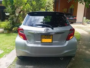 Toyota Vitz 2016 Car (Used)
