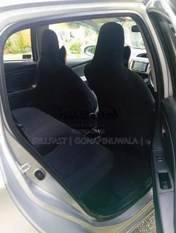 Toyota Vitz 2016 Car (Used)