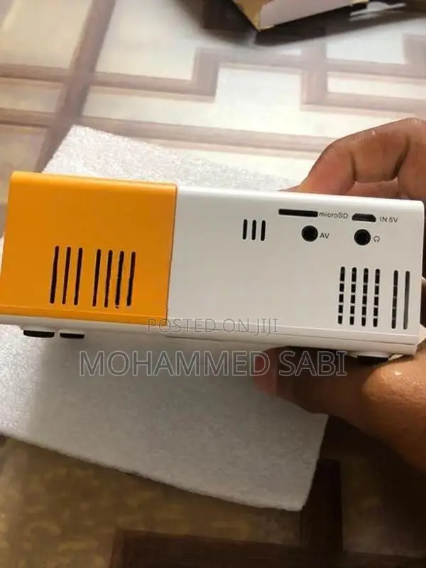 Mini Led projector