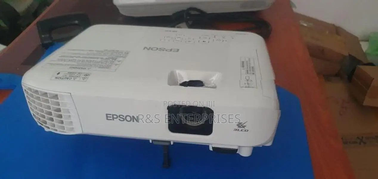 Epson EB-E01
