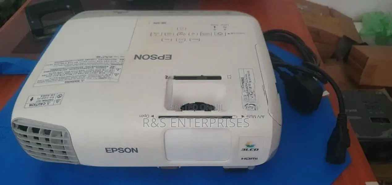 Epson EB-945H Daylight Projector