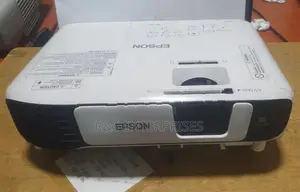 EPSON EB-S41 Daylight Projector