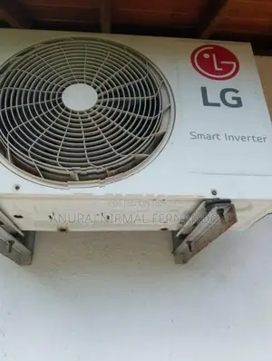 LG 12000BTU Smart Inverter