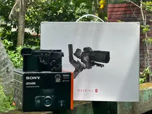 Sony A6400 + 16–50MM Lens
