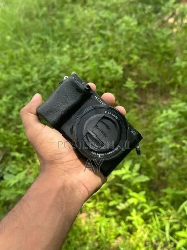 Sony A6400 + 16–50MM Lens