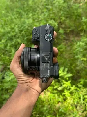 Sony A6400 + 16–50MM Lens