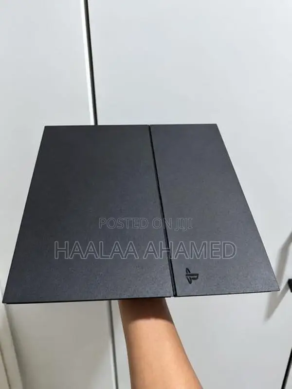 Sony PS4 500GB Controller