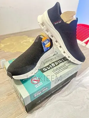 Sketchers Men Sneakers