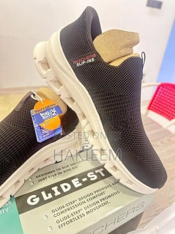 Sketchers Men Sneakers