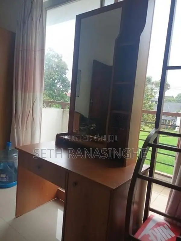 Singer Dressing Table