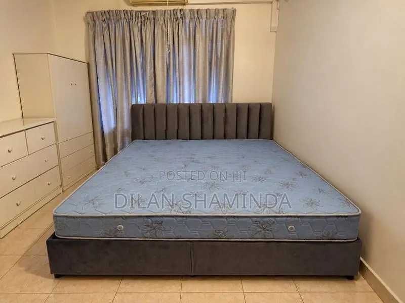 King Size Used Divan Bed With Mattress 6'' X 6.5''