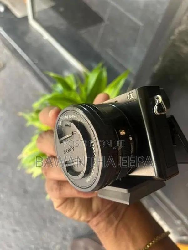 Sony A6000 Mirrorless Digital Camera 24.3MP